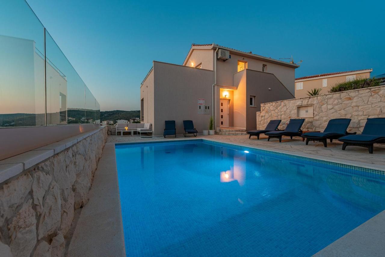Villa Mona Apartments Ražanj Exterior foto